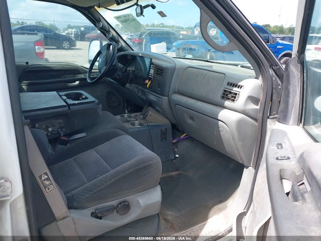 45369660 :رقم المزاد ، 1FTWW32F32ED59411 vin ، 2002 Ford F-350 Lariat/xl/xlt مزاد بيع