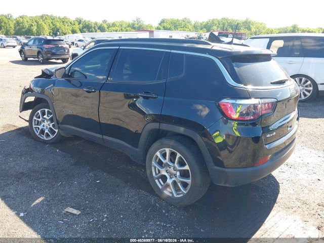 45369977 :رقم المزاد ، 3C4NJDFB7NT230227 vin ، 2022 Jeep Compass Latitude Lux 4x4 مزاد بيع