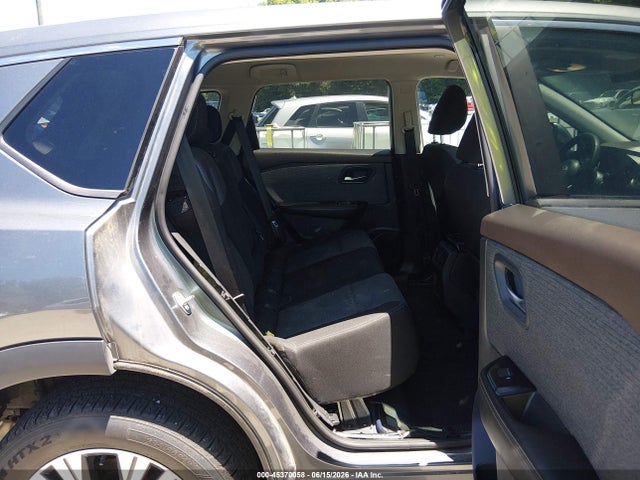 45370058 :رقم المزاد ، 5N1BT3BA6PC681888 vin ، 2023 Nissan Rogue Sv Fwd مزاد بيع