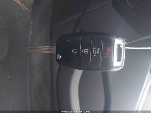 45370080 :رقم المزاد ، 3KPFL4A75JE201163 vin ، 2018 Kia Forte Lx مزاد بيع