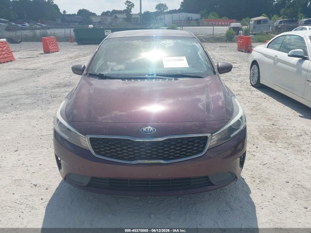 45370080 :رقم المزاد ، 3KPFL4A75JE201163 vin ، 2018 Kia Forte Lx مزاد بيع