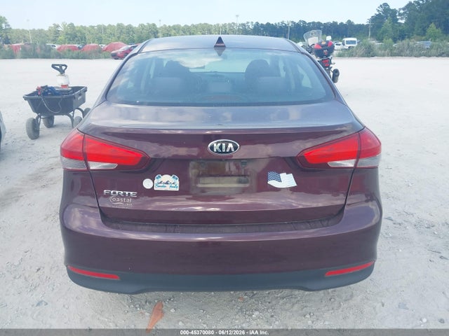 45370080 :رقم المزاد ، 3KPFL4A75JE201163 vin ، 2018 Kia Forte Lx مزاد بيع
