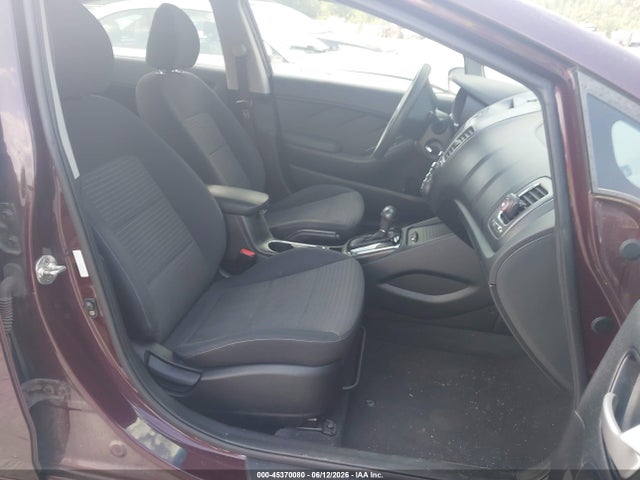 45370080 :رقم المزاد ، 3KPFL4A75JE201163 vin ، 2018 Kia Forte Lx مزاد بيع