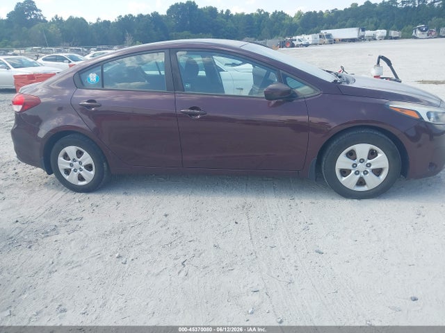 45370080 :رقم المزاد ، 3KPFL4A75JE201163 vin ، 2018 Kia Forte Lx مزاد بيع