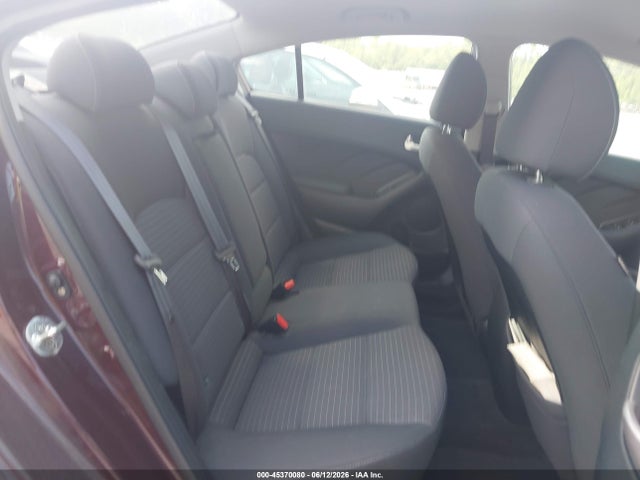 45370080 :رقم المزاد ، 3KPFL4A75JE201163 vin ، 2018 Kia Forte Lx مزاد بيع
