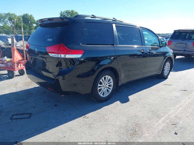 2012 Toyota Sienna Xle V6 8 Passenger მანქანა იყიდება აუქციონზე, vin: 5TDYK3DC8CS256617, აუქციონის ნომერი: 45370136