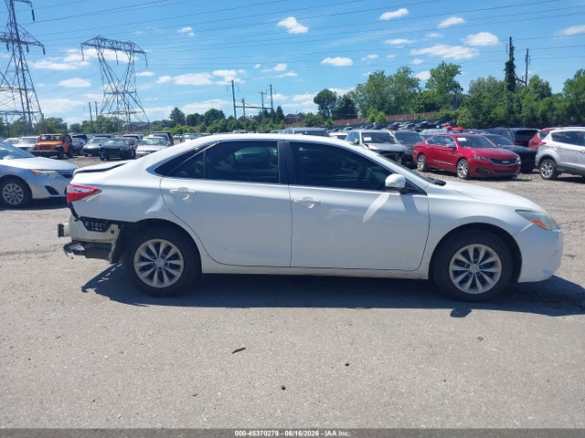 4T1BF1FK1HU315881 Toyota CAMRY LE