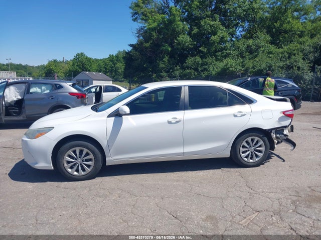 4T1BF1FK1HU315881 Toyota CAMRY LE