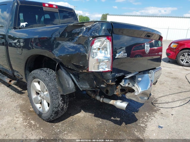 1C6RR7TT0HS568901 RAM 1500 Big Horn 4x4 6&#039;4 Box