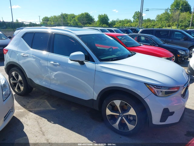 45370346 :رقم المزاد ، YV4L12UK0R2311735 vin ، 2024 Volvo Xc40 B5 Core Bright Theme مزاد بيع