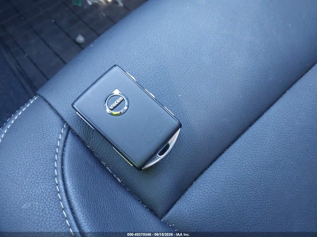 45370346 :رقم المزاد ، YV4L12UK0R2311735 vin ، 2024 Volvo Xc40 B5 Core Bright Theme مزاد بيع