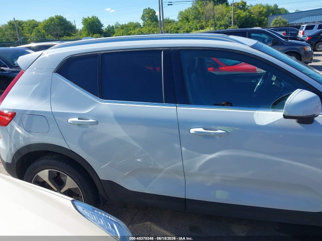 45370346 :رقم المزاد ، YV4L12UK0R2311735 vin ، 2024 Volvo Xc40 B5 Core Bright Theme مزاد بيع