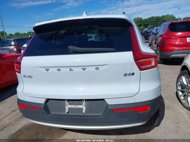 45370346 :رقم المزاد ، YV4L12UK0R2311735 vin ، 2024 Volvo Xc40 B5 Core Bright Theme مزاد بيع