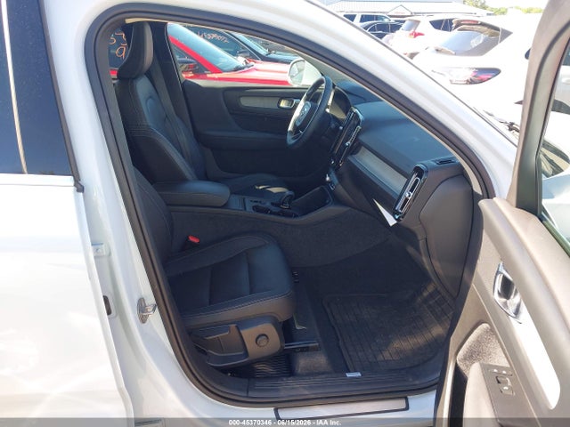 45370346 :رقم المزاد ، YV4L12UK0R2311735 vin ، 2024 Volvo Xc40 B5 Core Bright Theme مزاد بيع