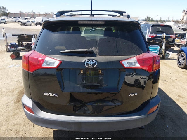 2T3WFREV3EW099398 Toyota Rav4 Xle