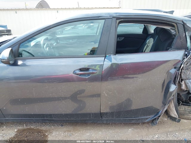 3KPF24AD8NE475357 KIA Forte Lxs