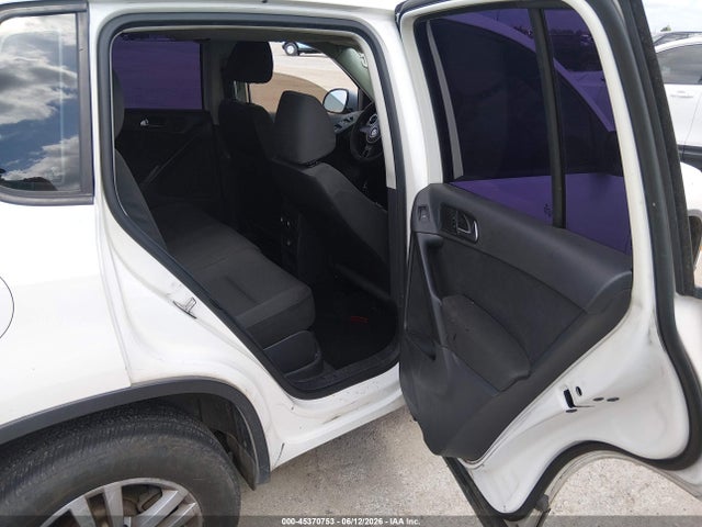 2012 Volkswagen Tiguan S მანქანა იყიდება აუქციონზე, vin: WVGAV7AX0CW561211, აუქციონის ნომერი: 45370753