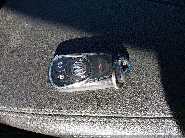 45370800 :رقم المزاد ، W04GU8SX6J1096637 vin ، 2018 Buick Regal Tourx Preferred مزاد بيع