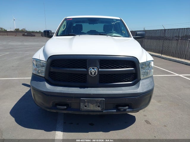 1C6RR7FG6KS679099 RAM 1500 Classic Tradesman 4x4 6&#039;4 Box