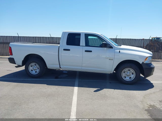 1C6RR7FG6KS679099 RAM 1500 Classic Tradesman 4x4 6&#039;4 Box