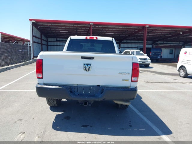 1C6RR7FG6KS679099 RAM 1500 Classic Tradesman 4x4 6&#039;4 Box