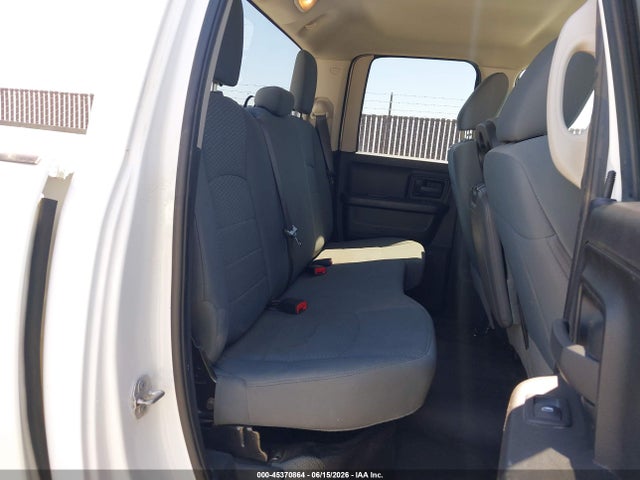 1C6RR7FG6KS679099 RAM 1500 Classic Tradesman 4x4 6&#039;4 Box