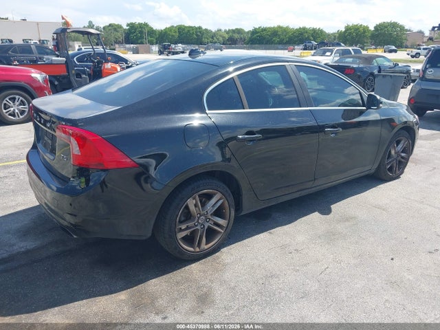 45370988 :رقم المزاد ، YV140MFC4F1317884 vin ، 2015 Volvo S60 T5 Premier Plus مزاد بيع