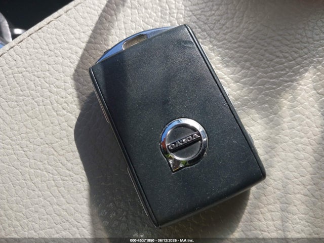 LYVBR0DL6JB106489 Volvo Xc60 Hybrid T8 Inscription