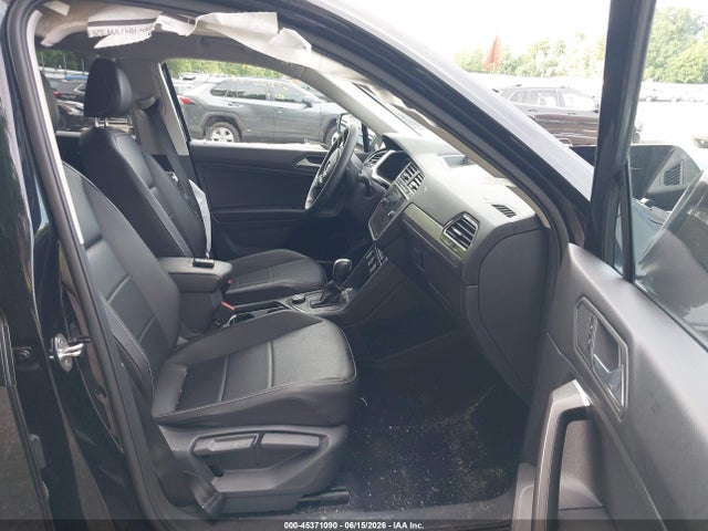 45371090 :رقم المزاد ، 3VV2B7AXXMM151326 vin ، 2021 Volkswagen Tiguan 2.0t Se/2.0t Se R-line Black/2.0t Sel مزاد بيع