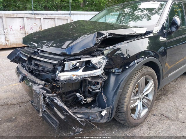 45371090 :رقم المزاد ، 3VV2B7AXXMM151326 vin ، 2021 Volkswagen Tiguan 2.0t Se/2.0t Se R-line Black/2.0t Sel مزاد بيع