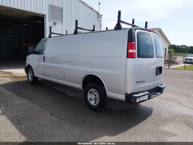 Chevrolet Express 3500 Work Van 2018 1GCZGHFG1J1334085 Image 3