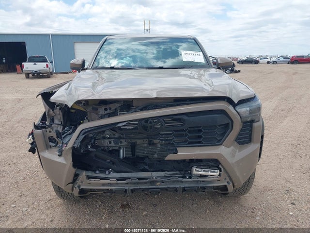2026 Toyota Tacoma Trd Off Road მანქანა იყიდება აუქციონზე, vin: 3TMLB5JN2TM242952, აუქციონის ნომერი: 45371138