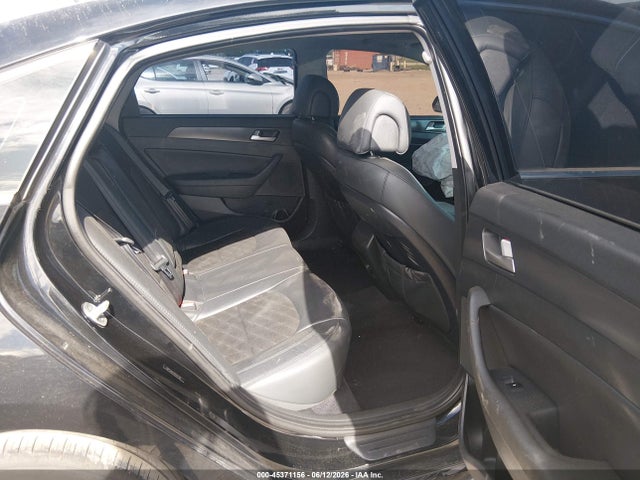 Продажа на аукционе авто 2017 Hyundai Sonata Sport, vin: 5NPE34AF4HH557581, номер лота: 45371156