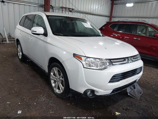 45371186 :رقم المزاد ، JA4AD3A33EZ003684 vin ، 2014 Mitsubishi Outlander Se مزاد بيع