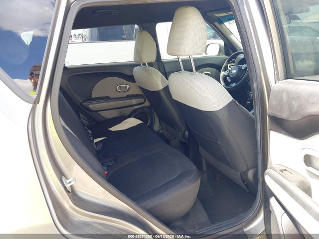45371288 :رقم المزاد ، KNDJN2A21E7055735 vin ، 2014 Kia Soul مزاد بيع