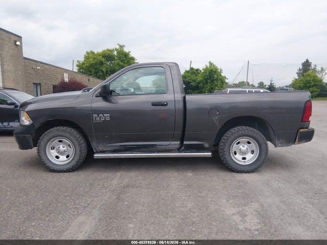3C6JR7AG2NG233967 RAM 1500 Classic Tradesman 4x4 6&#039;4 Box