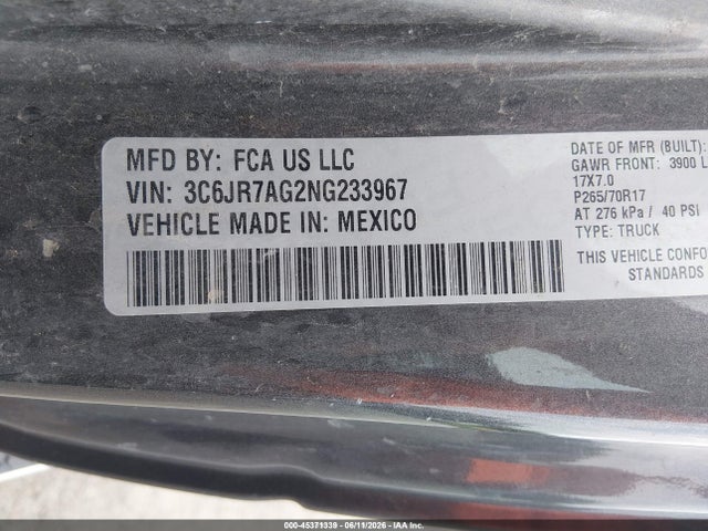 3C6JR7AG2NG233967 RAM 1500 Classic Tradesman 4x4 6&#039;4 Box
