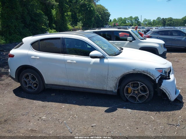 Продажа на аукционе авто 2018 Alfa Romeo Stelvio Ti Awd, vin: ZASFAKBN4J7C28952, номер лота: 45371419