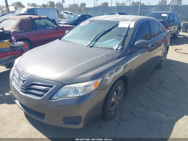 45371466 :رقم المزاد ، 4T4BF3EK8BR117647 vin ، 2011 Toyota Camry Le مزاد بيع