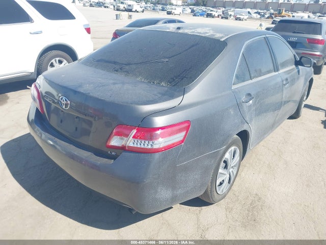 45371466 :رقم المزاد ، 4T4BF3EK8BR117647 vin ، 2011 Toyota Camry Le مزاد بيع