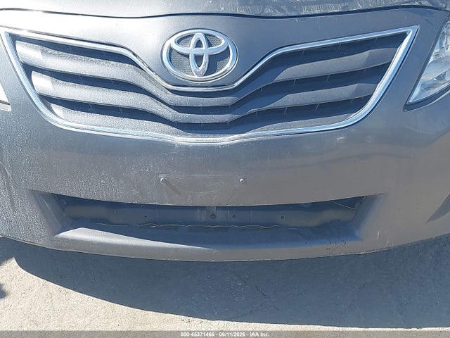 45371466 :رقم المزاد ، 4T4BF3EK8BR117647 vin ، 2011 Toyota Camry Le مزاد بيع