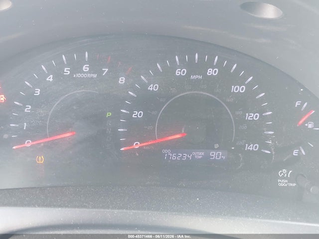 45371466 :رقم المزاد ، 4T4BF3EK8BR117647 vin ، 2011 Toyota Camry Le مزاد بيع
