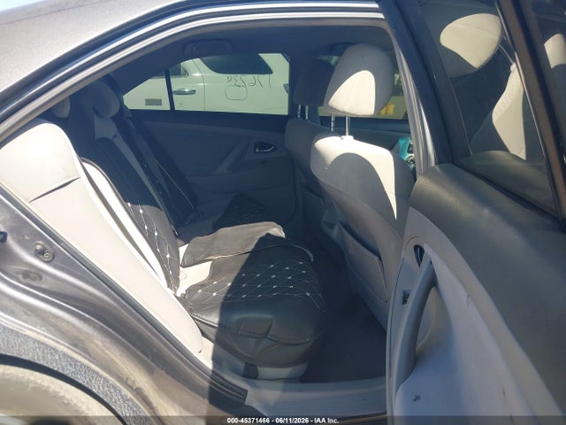 45371466 :رقم المزاد ، 4T4BF3EK8BR117647 vin ، 2011 Toyota Camry Le مزاد بيع