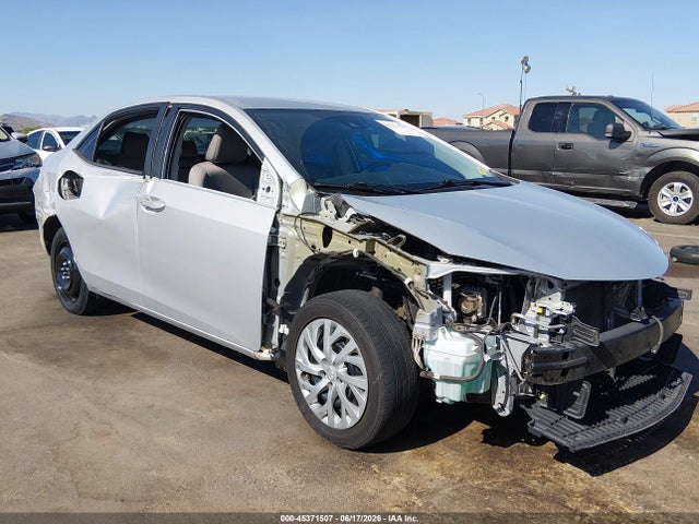 Toyota COROLLA LE 2018 2T1BURHE1JC117868 Image 1