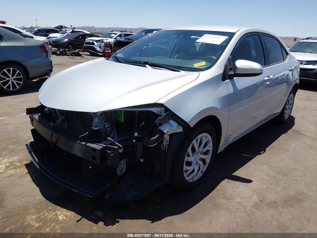 Toyota COROLLA LE 2018 2T1BURHE1JC117868 Image 2