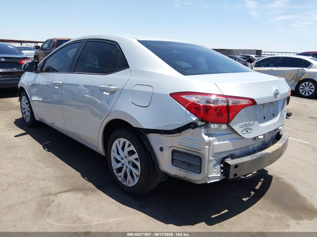 Toyota COROLLA LE 2018 2T1BURHE1JC117868 Image 3