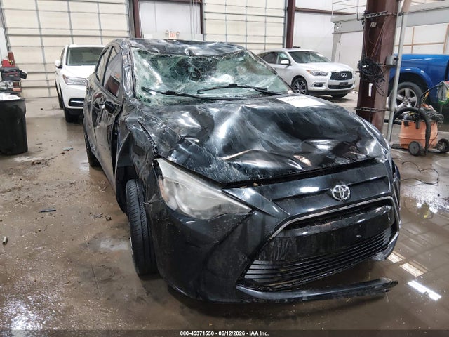3MYDLBYV0JY320786 Toyota YARIS IA
