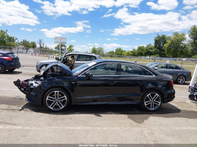 45371604 :رقم المزاد ، WAUJ8GFF6J1063789 vin ، 2018 Audi A3 2.0t Premium/2.0t Tech Premium مزاد بيع