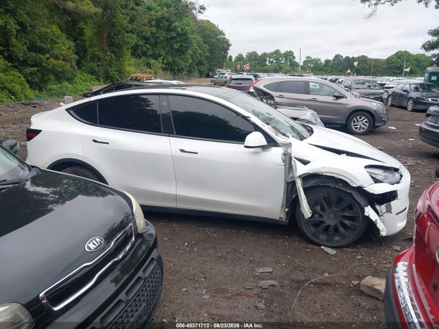 Продаж на аукціоні авто 2022 Tesla Model Y Long Range Dual Motor All-wheel Drive, vin: 7SAYGDEE4NA018326, номер лоту: 45371712