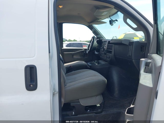 Продажа на аукционе авто 2017 Chevrolet Express 2500 Work Van, vin: 1GCWGAF19H1350759, номер лота: 45371729